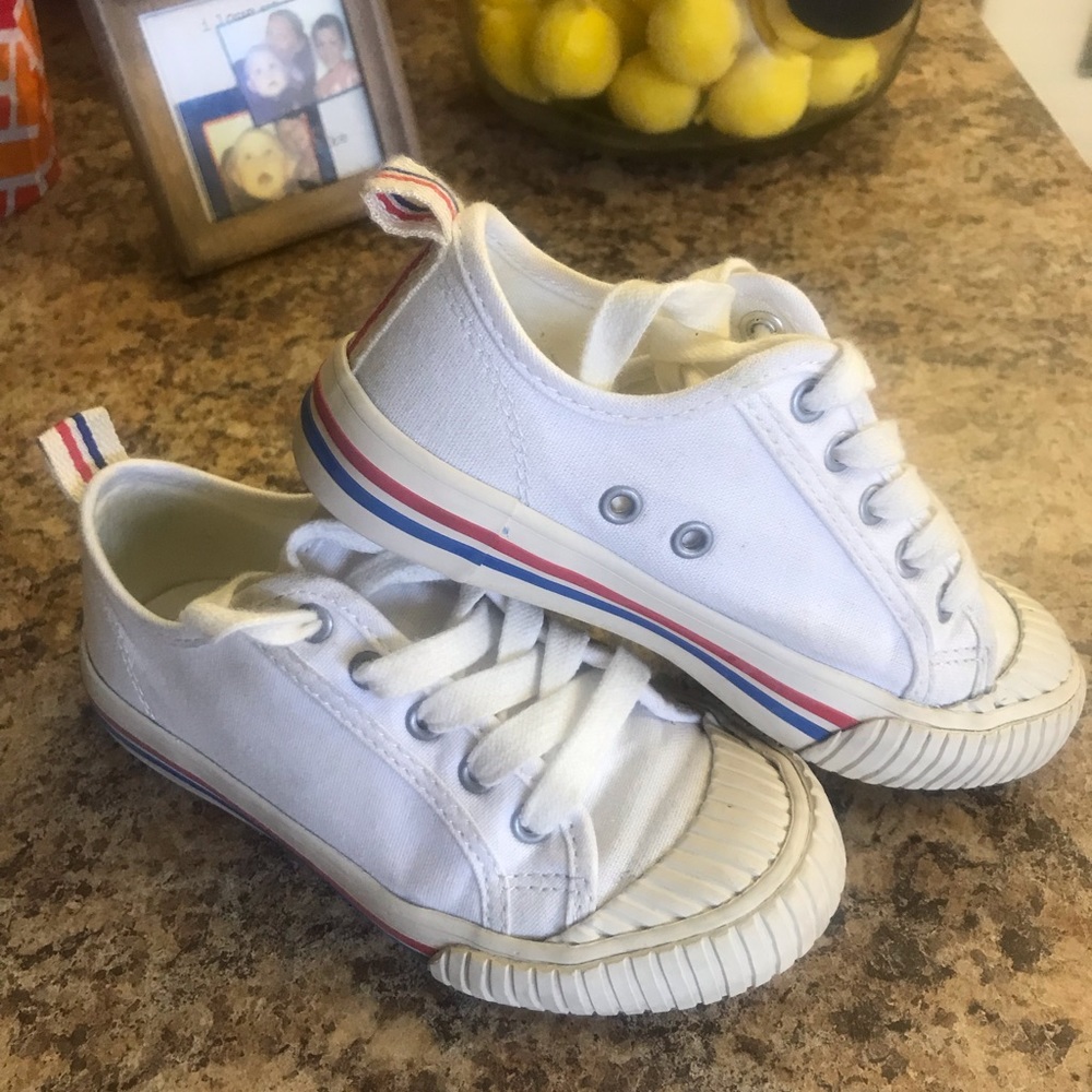 Kid’s Converse 10.5